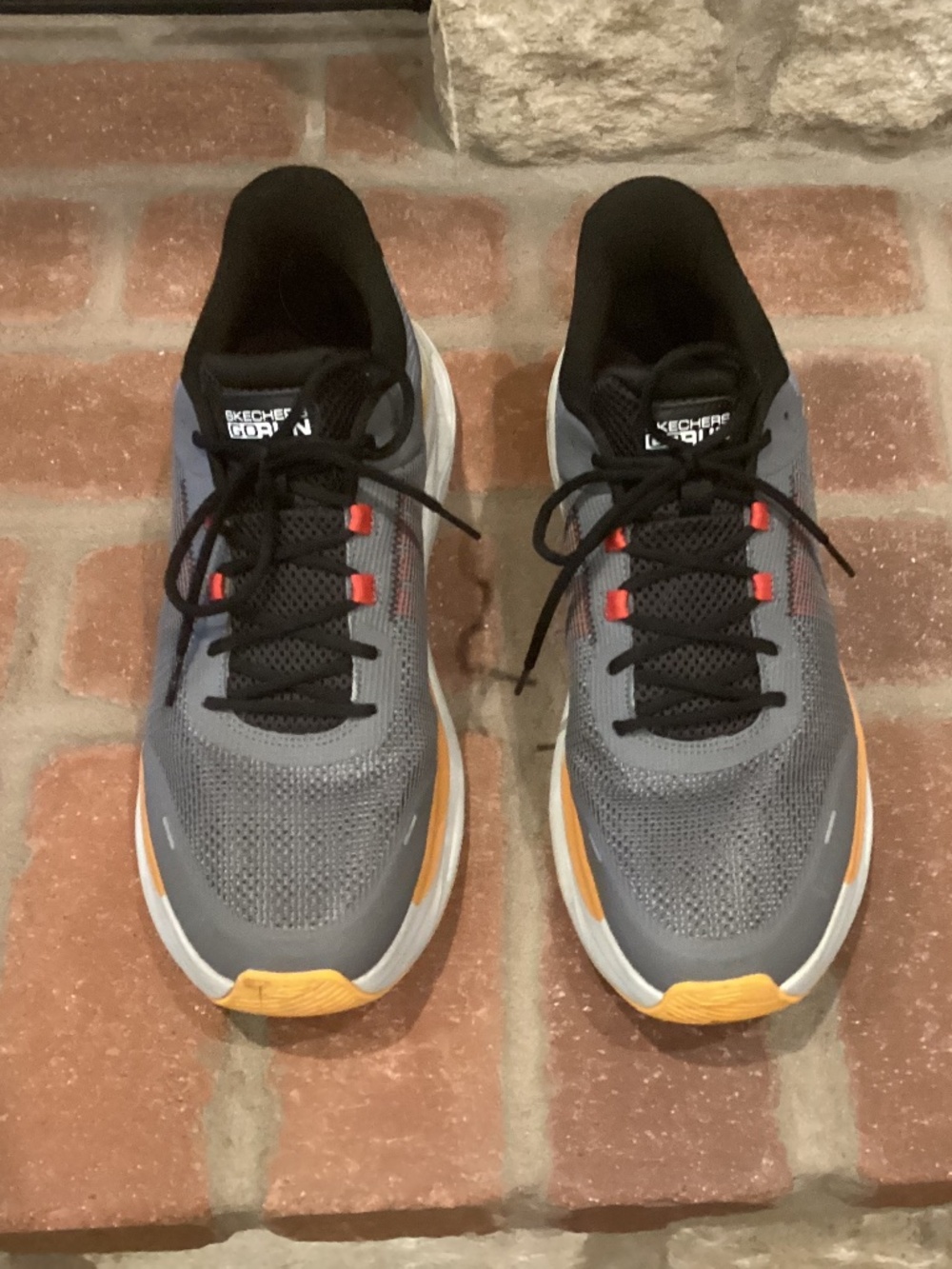 Skechers Max Cushioning Glide Step Aberdeen Hands Free Slip-ins  size 14 D